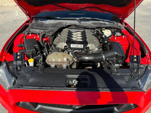 Used 2017 Ford Mustang GT Premium image 30