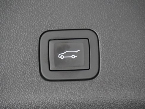 Used 2025 GMC Yukon Denali Ultimate image 39