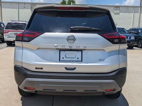 Used 2023 Nissan Rogue SV FWD image 7