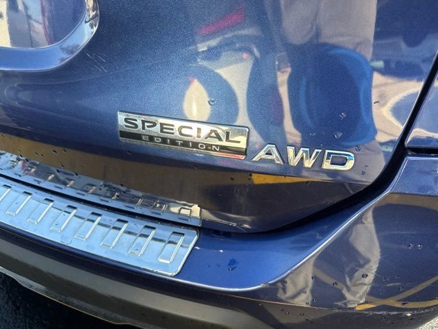 Used 2019 Nissan Rogue S w/ Special Edition Package AWD/4WD image 6