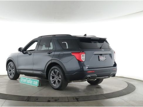 Used 2023 Ford Explorer XLT w/ Equipment Group 202A AWD/4WD image 8