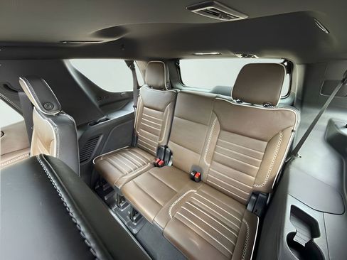 Used 2025 GMC Yukon Denali Ultimate AWD/4WD image 30