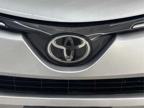 Used 2018 Toyota RAV4 XLE w/ Plus Extra Value Package AWD/4WD image 35