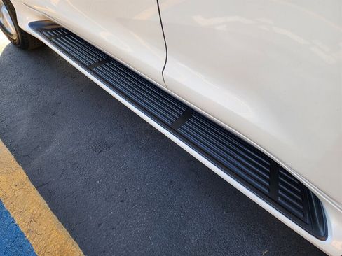 Used 2021 Lexus GX 460 Premium w/ Premium Package AWD/4WD image 11