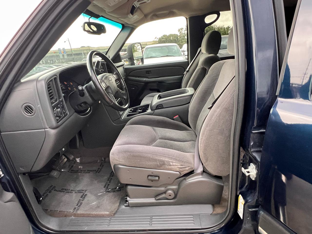 Used 2007 Chevrolet Silverado 2500 LT w/ Heavy-Duty Power Package RWD image 45