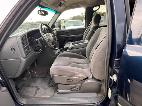 Used 2007 Chevrolet Silverado 2500 LT w/ Heavy-Duty Power Package RWD image 45