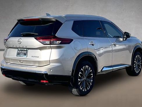 Used 2024 Nissan Rogue Platinum FWD image 2