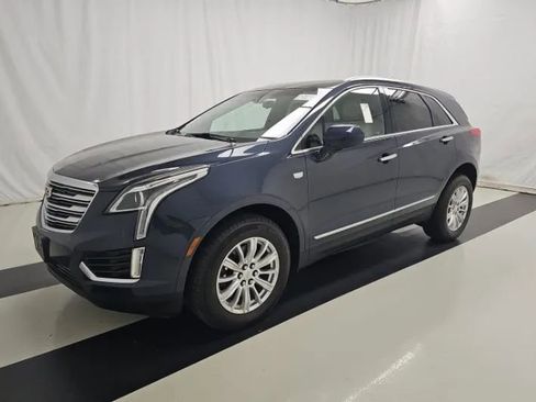 Used 2018 Cadillac XT5 FWD image 2
