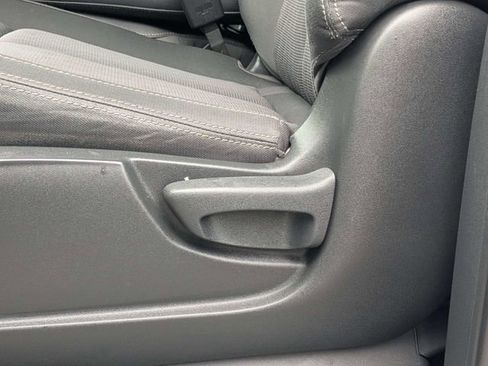 Used 2022 Nissan Titan SV w/ Accessory Utility Package image 18