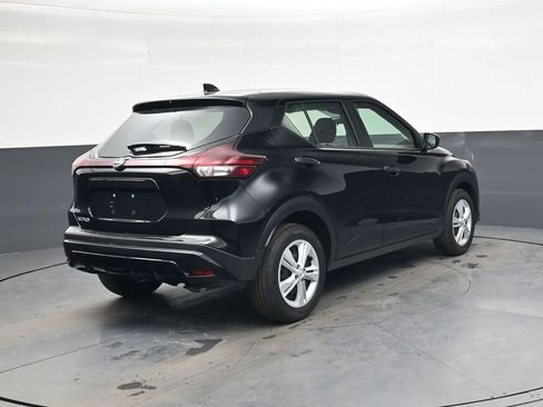 Certified 2025 Nissan Kicks Play S FWD image 5