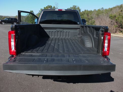 Used 2025 Ford F350 XLT image 9