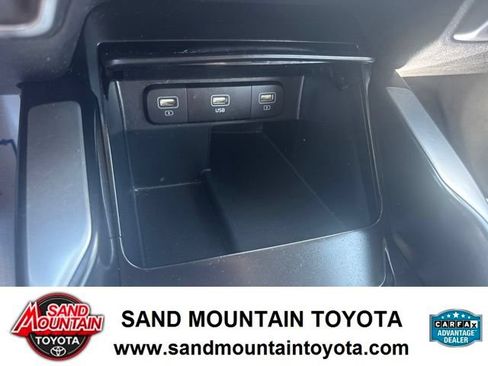 Used 2023 Kia Sorento LX AWD/4WD image 19