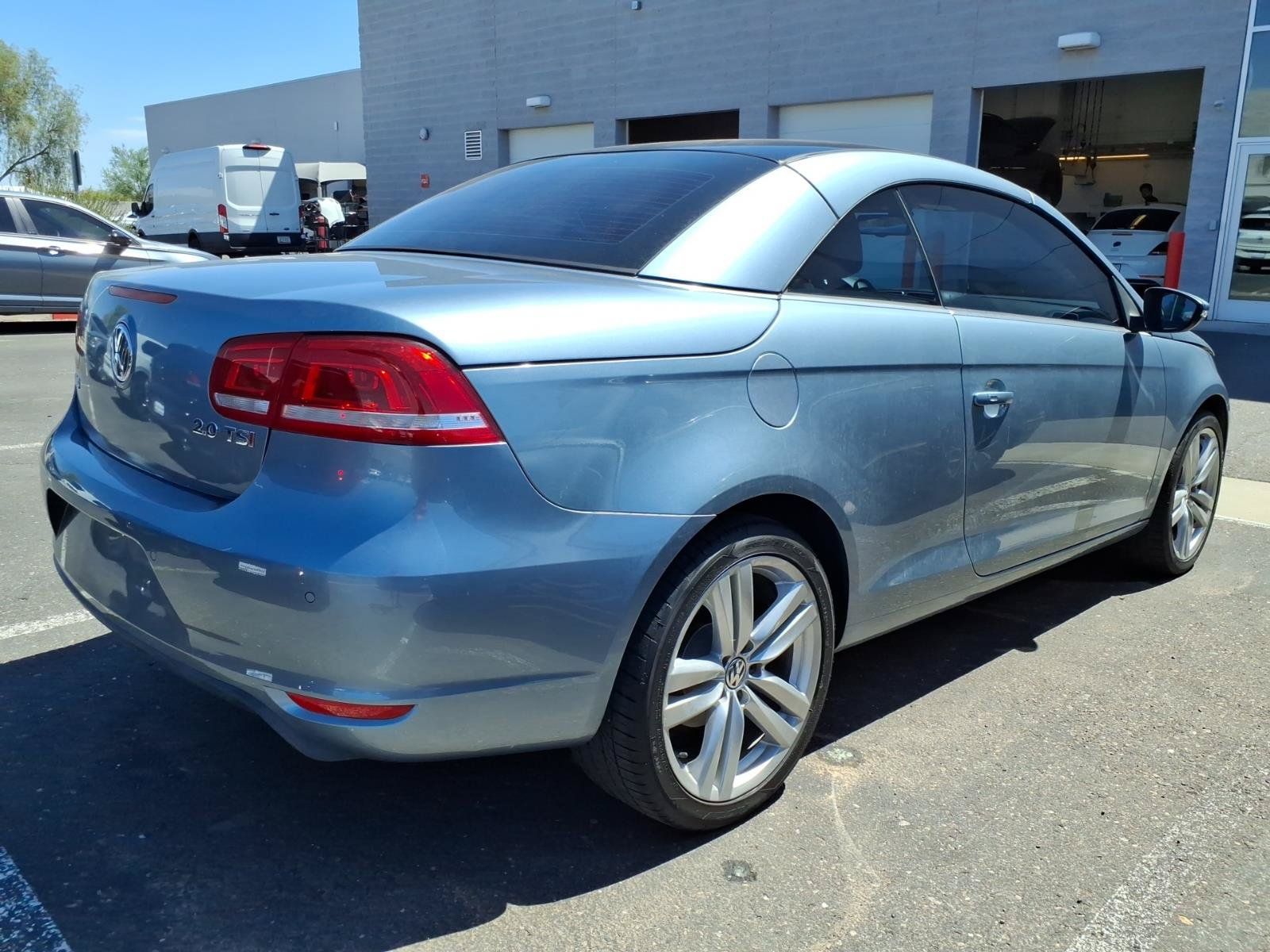 Used 2014 Volkswagen Eos Executive FWD image 3