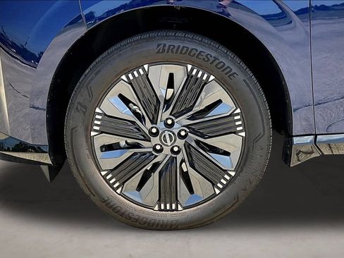 Certified 2025 Nissan Murano Platinum w/ Cargo Package AWD/4WD image 34