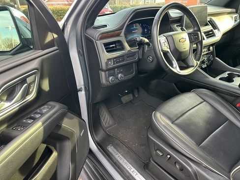Used 2024 Chevrolet Suburban Premier image 10