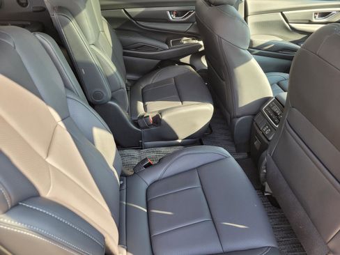 New 2025 Subaru Ascent Limited image 12