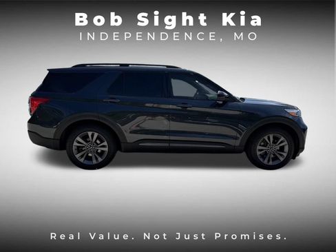 Used 2022 Ford Explorer XLT w/ Equipment Group 202A RWD image 19