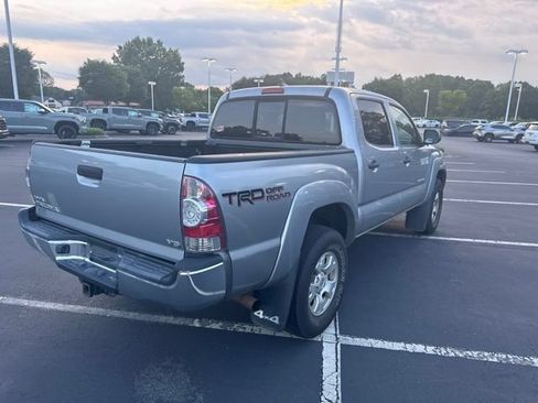 Used 2015 Toyota Tacoma 4x4 Double Cab w/ TRD Off-Road Package image 4