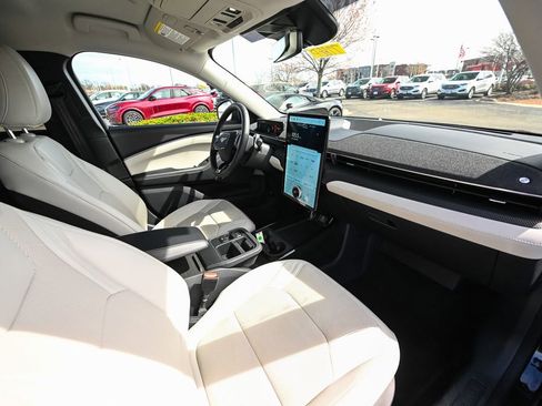 Certified 2025 Ford Mustang Mach-E Premium image 24