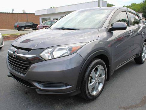 Used 2017 Honda HR-V LX image 1