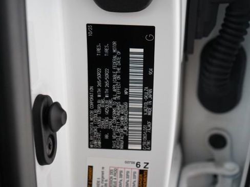 Used 2024 Lexus LX 600 F Sport image 41