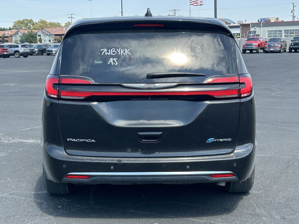 Used 2023 Chrysler Pacifica Touring-L FWD image 4