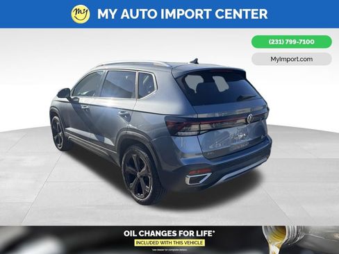 Used 2025 Volkswagen Taos SEL w/ Black Wheel Plus Package AWD/4WD image 5
