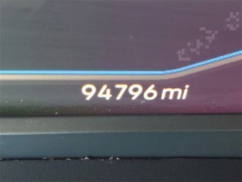 Used 2023 Volkswagen Atlas SE image 19