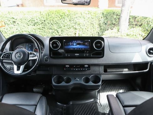 Used 2024 Mercedes-Benz Sprinter 2500 image 28