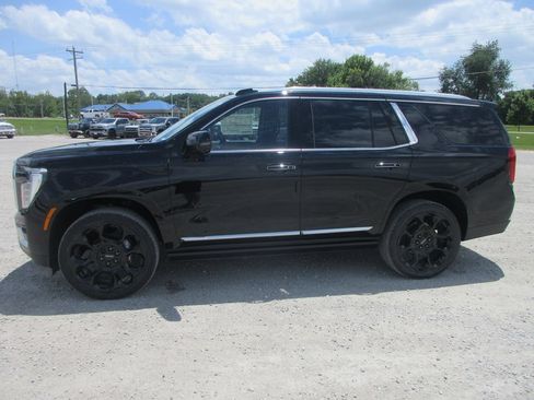 New 2026 GMC Yukon Denali w/ Denali Reserve Package AWD/4WD image 7
