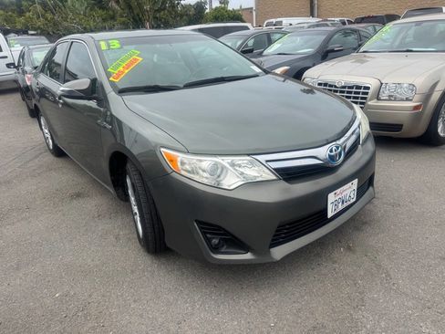 Used 2013 Toyota Camry LE FWD image 1