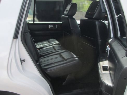 Used 2015 Lincoln Navigator Luxury image 15