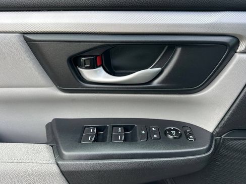 Used 2018 Honda CR-V LX image 10