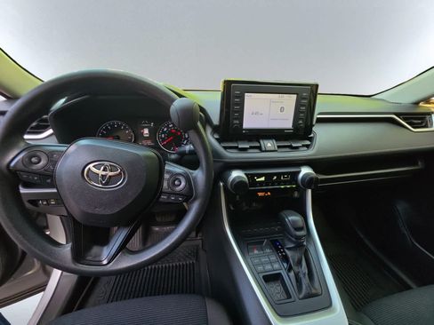 Used 2021 Toyota RAV4 LE AWD/4WD image 6