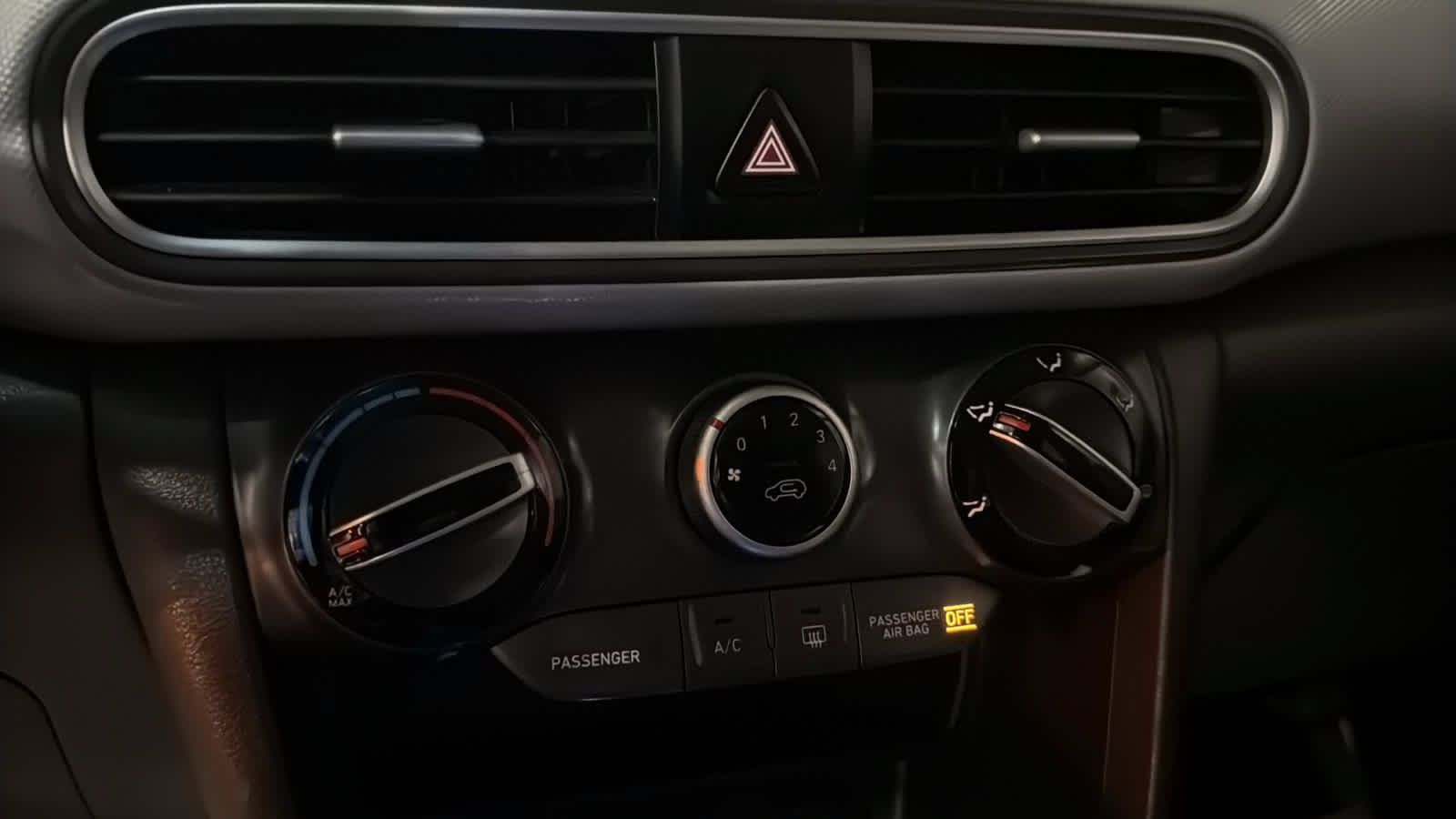 Used 2019 Hyundai Kona SE AWD/4WD image 19