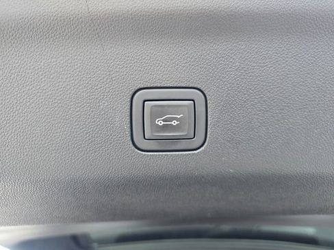 Used 2025 GMC Yukon Elevation w/ LPO, Elevation Black Package RWD image 40