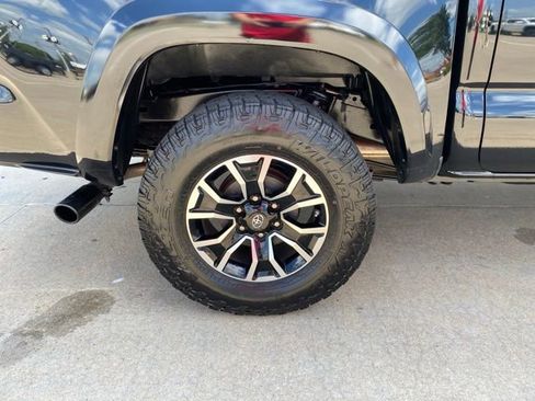 Certified 2020 Toyota Tacoma TRD Sport w/ Technology Package AWD/4WD image 20