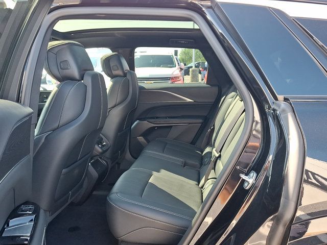Certified 2024 Cadillac Lyriq Luxury AWD/4WD image 10