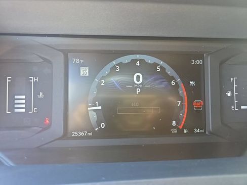 Used 2025 Toyota 4Runner SR5 AWD/4WD image 19
