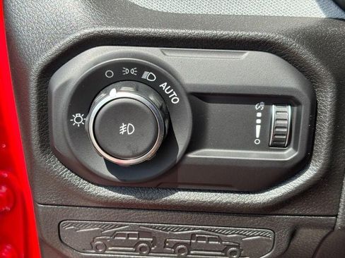 Used 2025 Jeep Wrangler Unlimited Sport AWD/4WD image 12