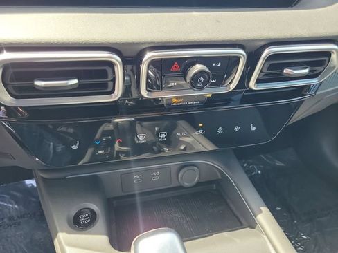 New 2026 Nissan Sentra SV w/ SV Convenience Package FWD image 17