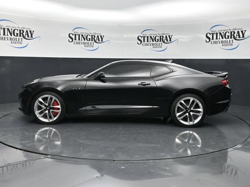 Used 2021 Chevrolet Camaro LT RWD image 5