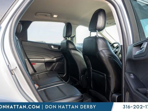 Used 2022 Ford Escape SEL image 19