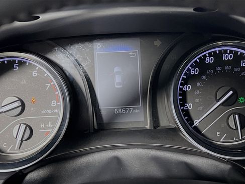 Used 2020 Toyota Camry SE FWD image 22