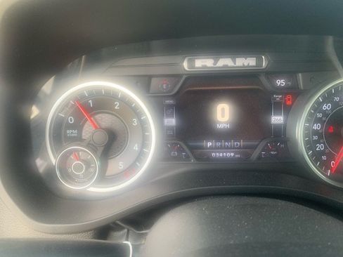 Used 2022 RAM 1500 Big Horn RWD image 6