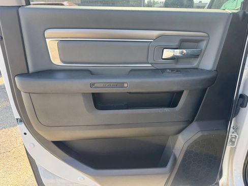 Used 2022 RAM 1500 Classic SLT AWD/4WD image 23