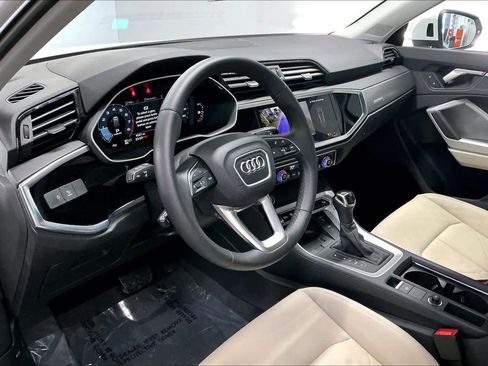 Used 2025 Audi Q3 2.0T Premium w/ Convenience Package image 16