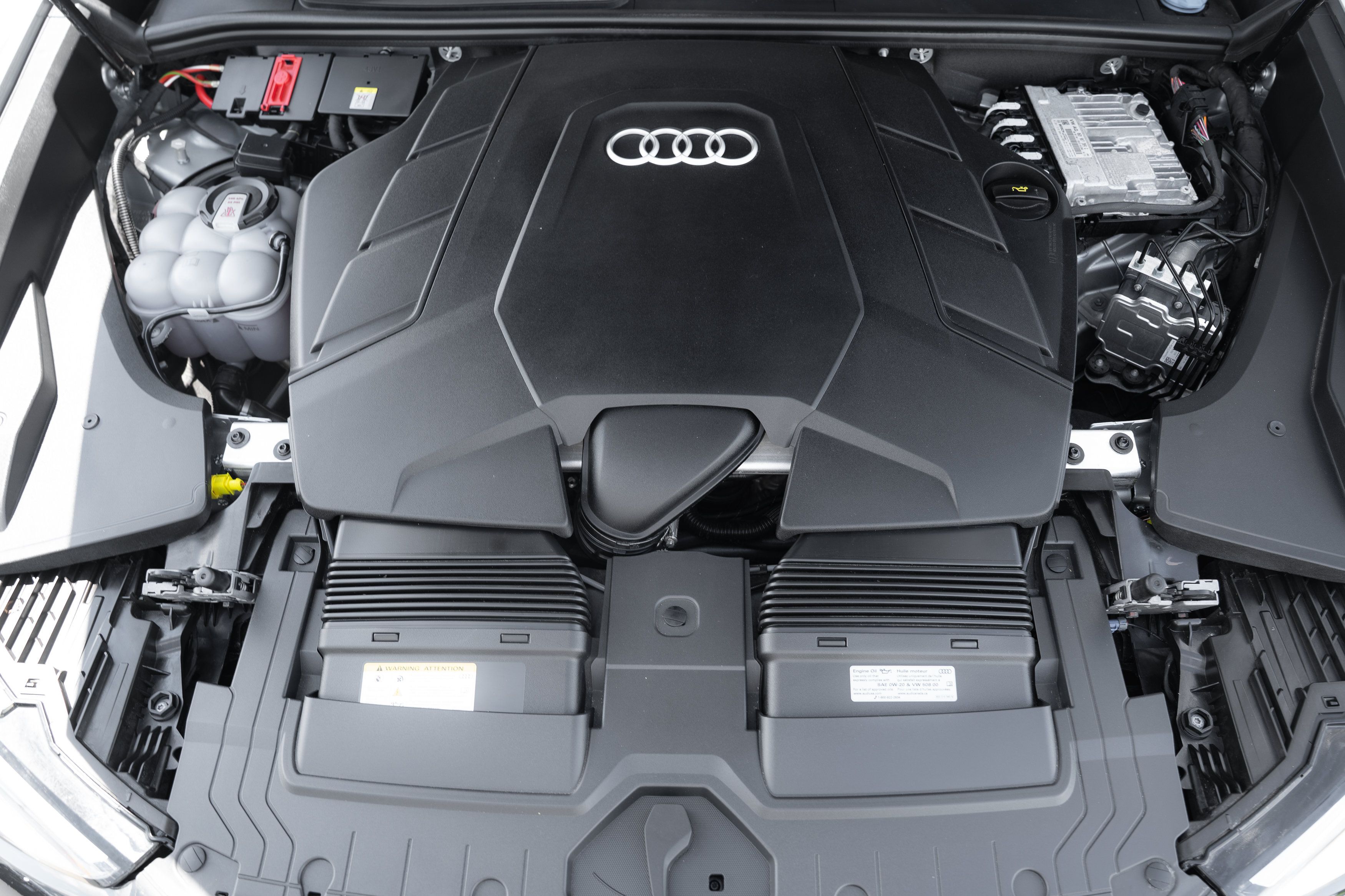 Certified 2025 Audi Q8 Premium Plus w/ Premium Plus Package AWD/4WD image 35