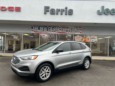 Used 2022 Ford Edge SE image 1