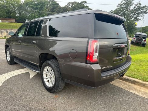 Used 2020 GMC Yukon XL SLT AWD/4WD image 2
